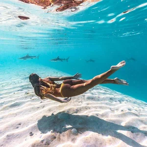 The Clip and Song that Will Mark the Year 2023 in Turkish Pop Music “Just Right Here” Dilek Ergin…