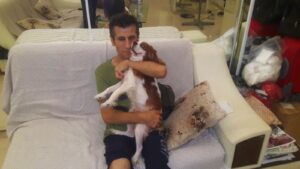 Beşiktaş’ın en harika köpeği Çarli, sahibi Osman Söğütcü’ye çok bağlı…