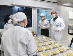 BEŞİKTAŞ BELEDİYESİ AŞEVİ HER GÜN 6 BİN EVE SICAK YEMEK DAĞITIYOR