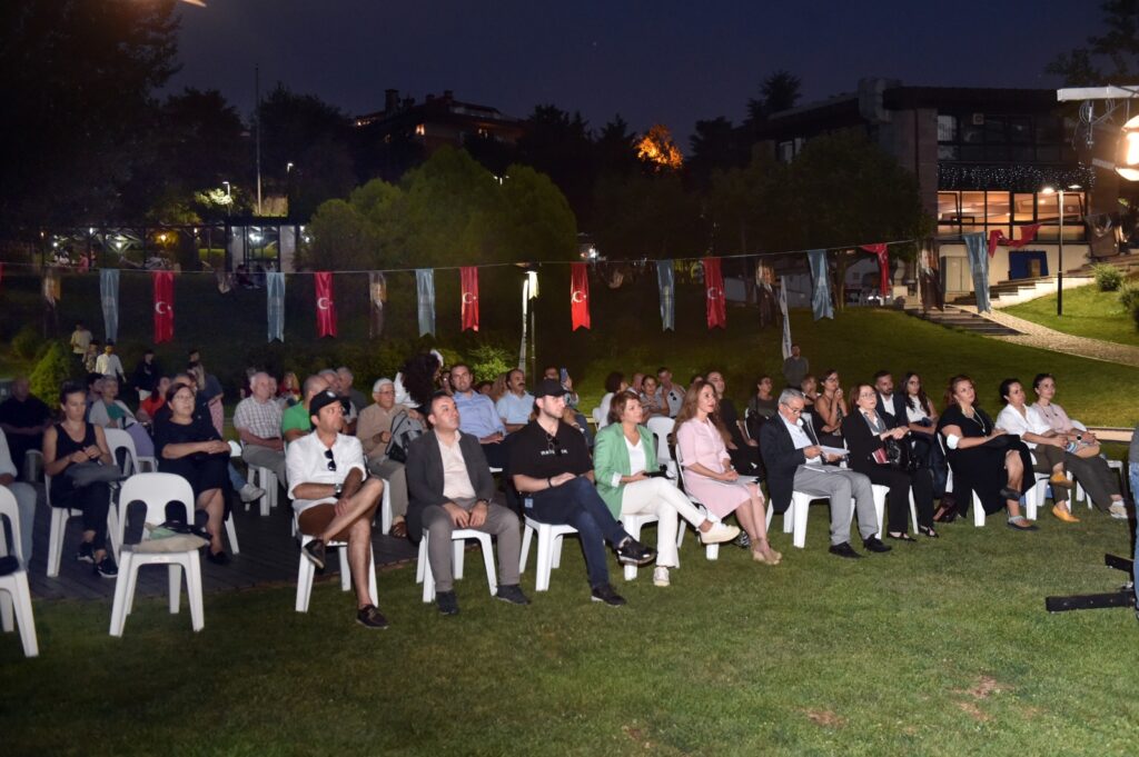 BEŞİKTAŞ’TA OLASI İSTANBUL DEPREMİNE KARŞI FARKINDALIK PANELİ DÜZENLENDİ…