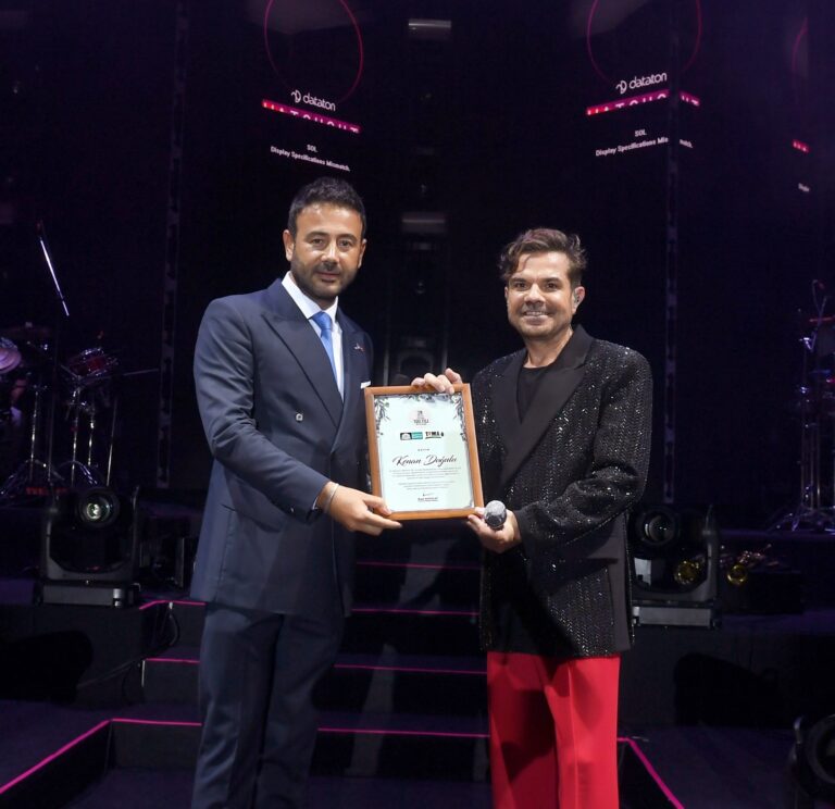 ZAFERİN 100. YILI BEŞİKTAŞ’TA ZAFER YÜRÜYÜŞÜ VE KENAN DOĞULU<br>KONSERİ İLE KUTLANDI!