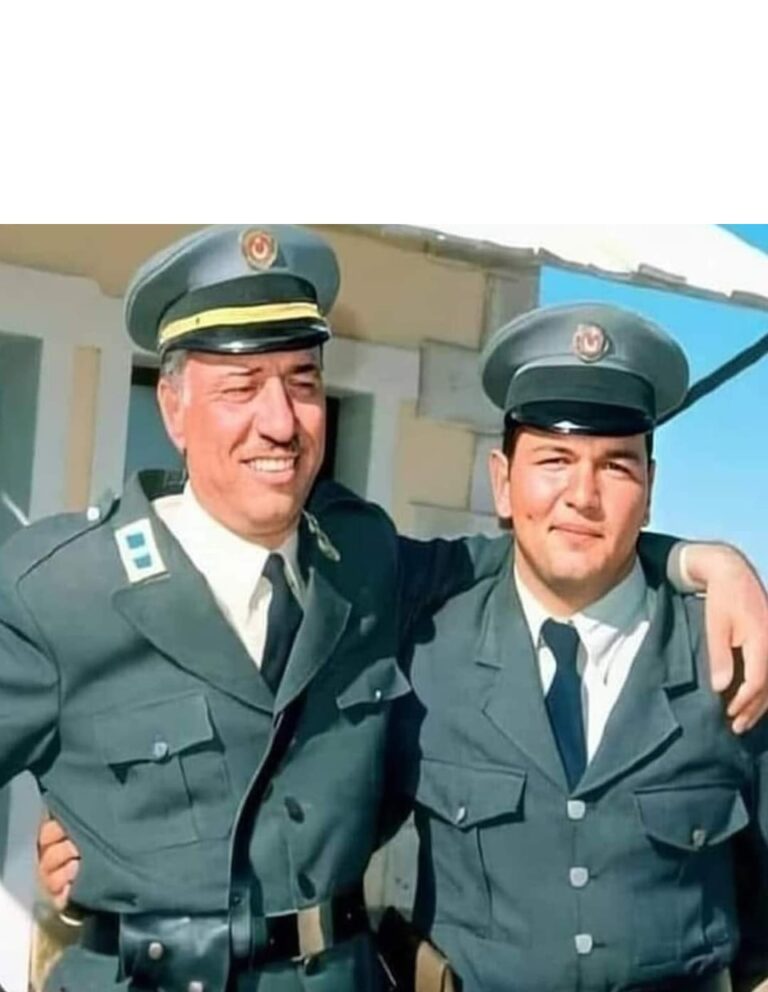 Baba oğul Kemal Sunal ve Ali Sunal’ın beraber rol aldıkları ilk ve tek film, “Propaganda” büyük eksik özlüyoruz; mekanın cennet olsun…