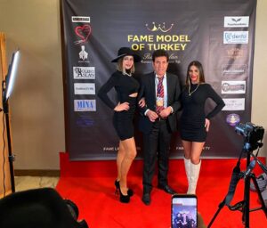 Amerika’da film starı ve manken Yolanta ile Beşiktaş Çınar gazetesinde ve Tv’de röportajımızı ve söyleşimizi yaptık…