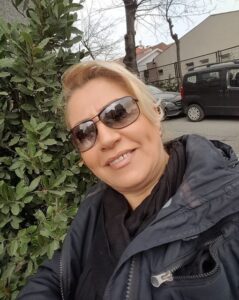 Gönlümden düşenleri cebimde taşımam…