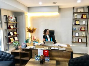 Sadece kendimize bakıp kendimizi bulacağımız tek şey aynalarımızdır…