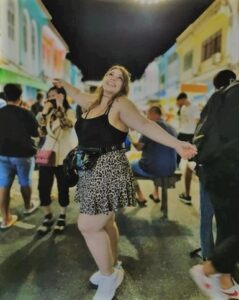 Damla Göçer, seyahatinden Phuket’te filleri görmek mümkün…