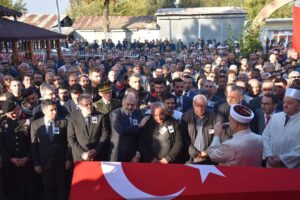 CEYHAN’LI ŞEHİT MEHMET DUMAN GÖZYAŞLARI ARASINDA TOPRAĞA VERİLDİ…