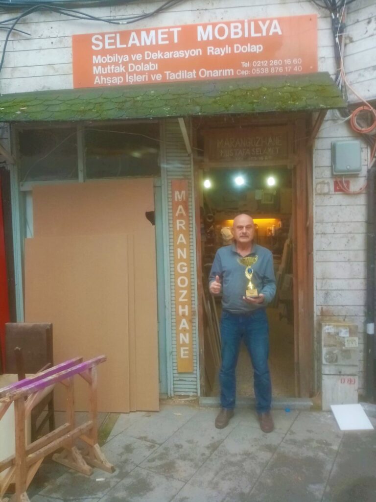 Beşiktaş’ın esnafı Mustafa Selamet, İzmir maraton 1.si oldu, kupasını aldı…