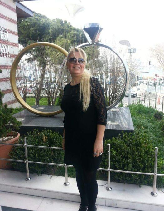 Hiç kimseye haddinden fazla değer verip güvenmeyin kırmamak için kırılmayın bunları değmeyecek insanlar için yaptığınızı fark ettiğinizde üzülürsünüz…