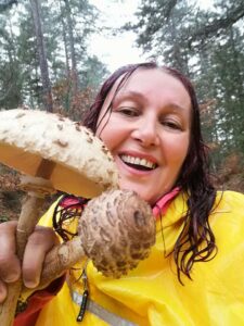 Merhaba arkadaşlar burası Akçay Edremit, Oğlan alan köyündeyiz…