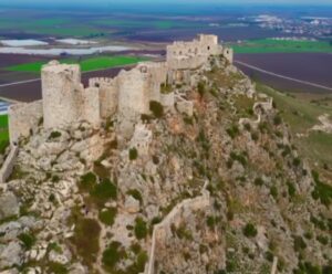 ELİF TUĞBA YALIN’IN HABERİ; CEYHAN’IN TARİHİ SİMGESI YILANKALE  HAK ETTİĞİ DEGERI BULDU…