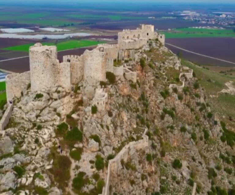 ELİF TUĞBA YALIN’IN HABERİ; CEYHAN’IN TARİHİ SİMGESI YILANKALE  HAK ETTİĞİ DEGERI BULDU…