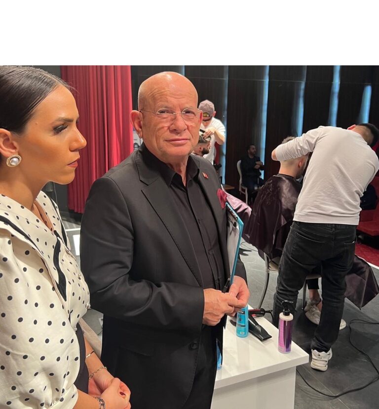 İstanbul Berberler Odası Başkanı Şükrü Akyüz, Jüri Başkanlığı yaptığı Sakarya Berberler Odası’nın organizasyonu ile gerçekleşen “Berberler Yarışıyor” yarışmasına katılım sağladı…