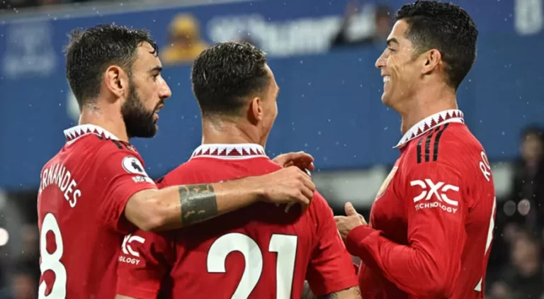 (Kırmızı Şeytanlar) Stresten Saçı Dökülen Taraftar Kulübü Dava Etti…