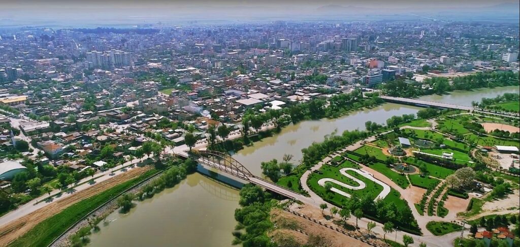 Ceyhanlı; En güzel akşamlar sizlerin olsun, gönlü güzel dostlarım, seviyorum huzur veren insanları…