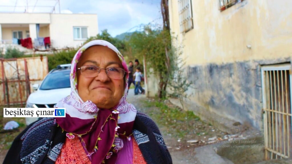 “HATAY DEPREMİNDE HERKES ERZİNLİ DUYARLI FATMA BACIYI KONUŞUYOR”