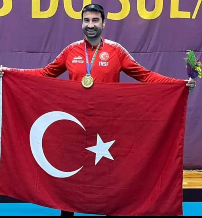 Erzinli yazar Nahide Açan: “Yıldızlarımız 1. Lig yolunda başarılar diliyoruz.” Hatay Erzin Yeşilkent SK…