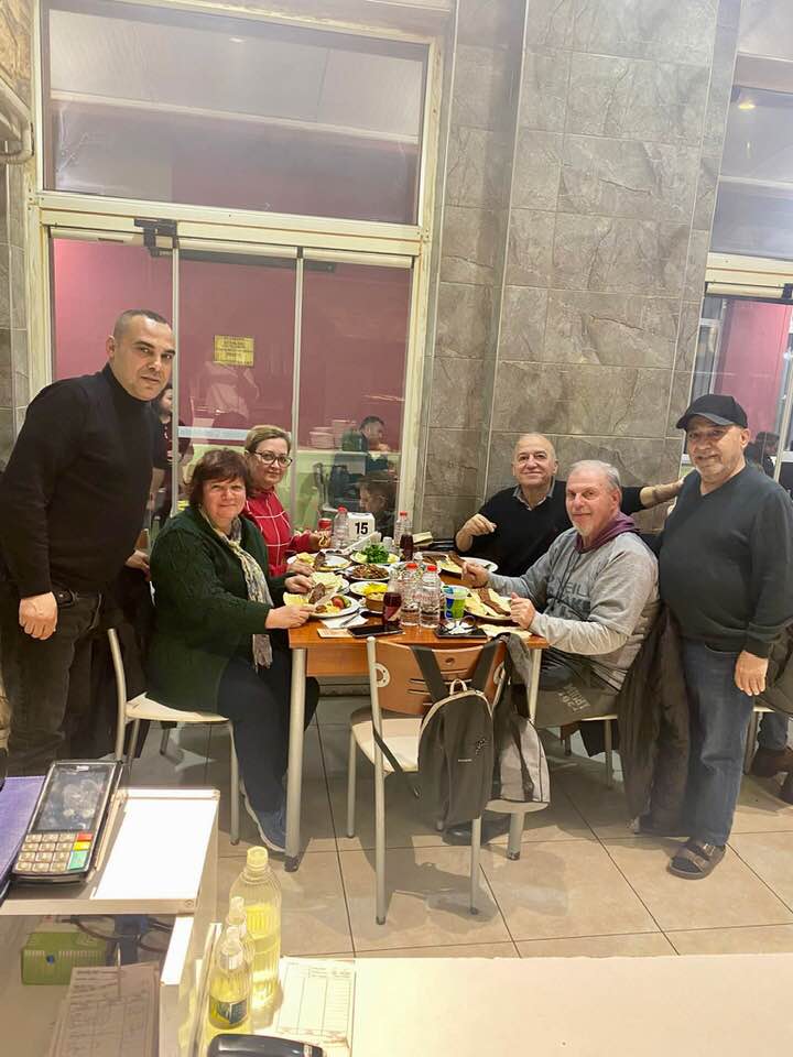 Otlangaç kebap, Çanakkale’de Usta Adanalılar 1 ve 2 olarak hizmete girmiştir…