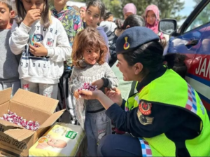 Hatay İl Jandarma Komutanlığı personelince Depremzede Çocuklara 23 Nisan Etkinliği…