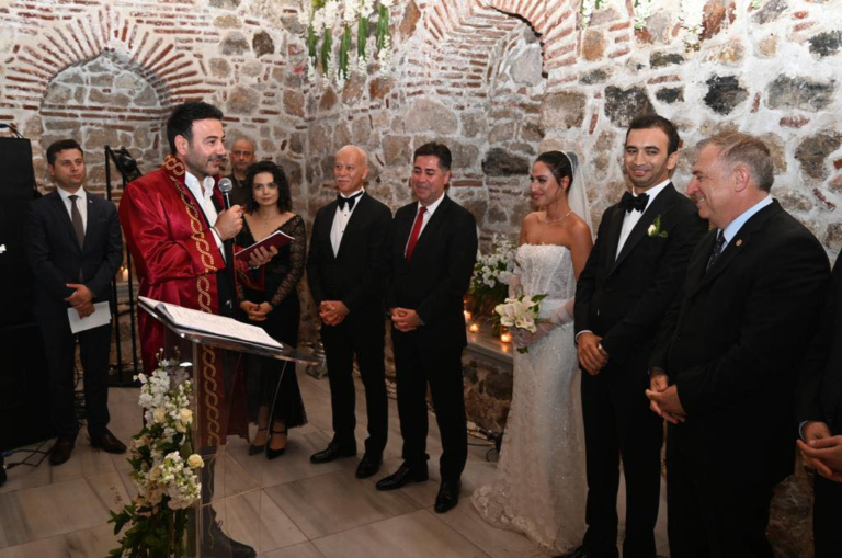 Av. Mehmet Emre Karayiğit dünya evine girdi…