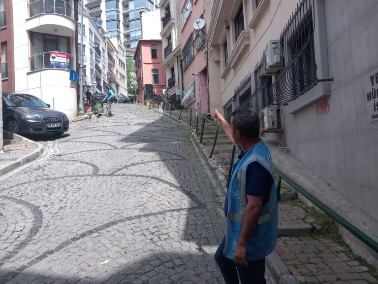 Beşiktaş mahalle halkından Belediye emekçilerine teşekkür…