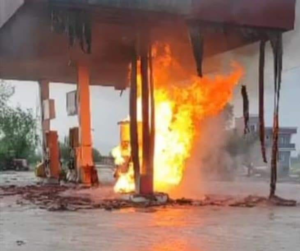 CEYHAN’DA 12KIRSAL MAHALLE DE YAGMUR RÜZGAR BUYUK HASARA YOL AÇTI…