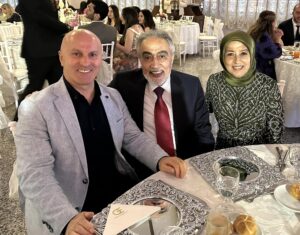 Ünye’nin efsane kaymakamı Sn. Ümmet Kandoğan ile eşleri Sn. Gülay Kandoğan hanımefendiyi tebrik ediyoruz…