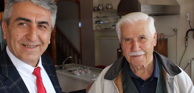 Tokat Almus’ta Aşık Eşref Tombuloğlu ile Sohbet Ettik, Dünü ve Bugünü Konuştuk, Yazdığı Kitaplarından Hediye etti…