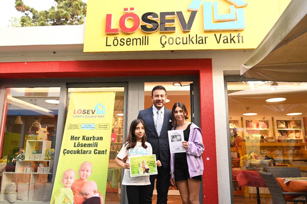 BEŞİKTAŞ BELEDİYE BAŞKANI RIZA AKPOLAT KURBAN BAĞIŞINI LÖSEV’E YAPTI!