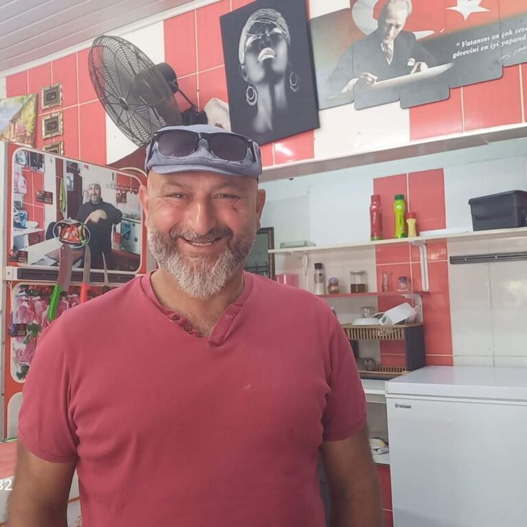 Ceyhanlı Çınar Et Kasap Şair Ekrem Polat diyor ki; GÖZÜ YAŞLI BİR KALP BIRAKTIN