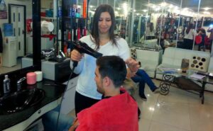 Beşiktaş’ta Erkek Berberlerinde Birer Tane Bayan Çalıştırma Zorunluluğu Mu Geliyor?