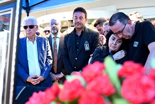 <strong>ENDER TOPÇUOĞLU BEŞİKTAŞ’TA TÜRKÜ VE DUALARLA UĞURLANDI</strong>