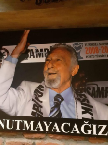 Seni unutmayacağız büyük Beşiktaşlı 9. Ölüm yıldönümünde sevgiyle, özlemle ve saygıyla anıyoruz…