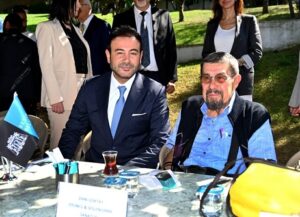 BEŞİKTAŞ BELEDİYESİ CÜNEYT ARKIN SANATÇILAR PARKI’NDA ‘ALZHEIMER’I UNUTMAYIN’ ETKİNLİĞİ DÜZENLEDİ