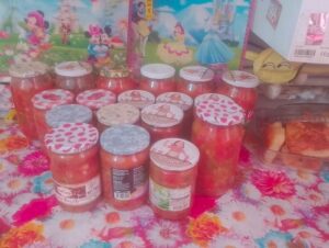 Konserveler tam organik, annemle yine harikalar yaptık, beni yaptığı gibi…