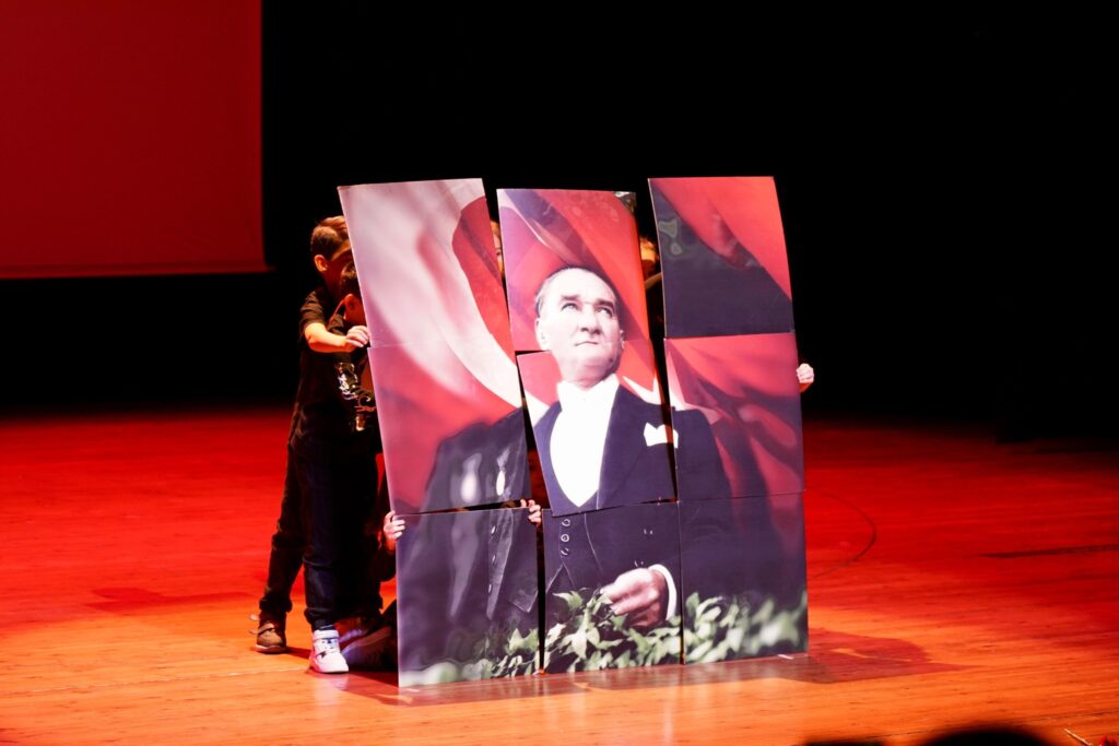 Ulu Önder Atatürk, 10 Kasım’da Özlem Ve Minnetle Anıldı…