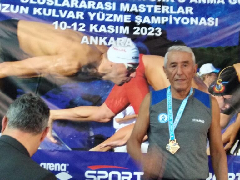 Adanalı Muhlis Uçar Kısa Kulvar Yüzme Yarışında 1. Oldu…