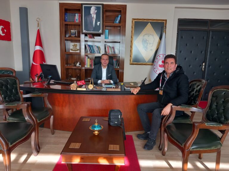 Beşiktaş Çınar Gazetesi; Erzin ilçe Kaymakamı Onur Özaydın’ı Makamında Ziyaret Etti…