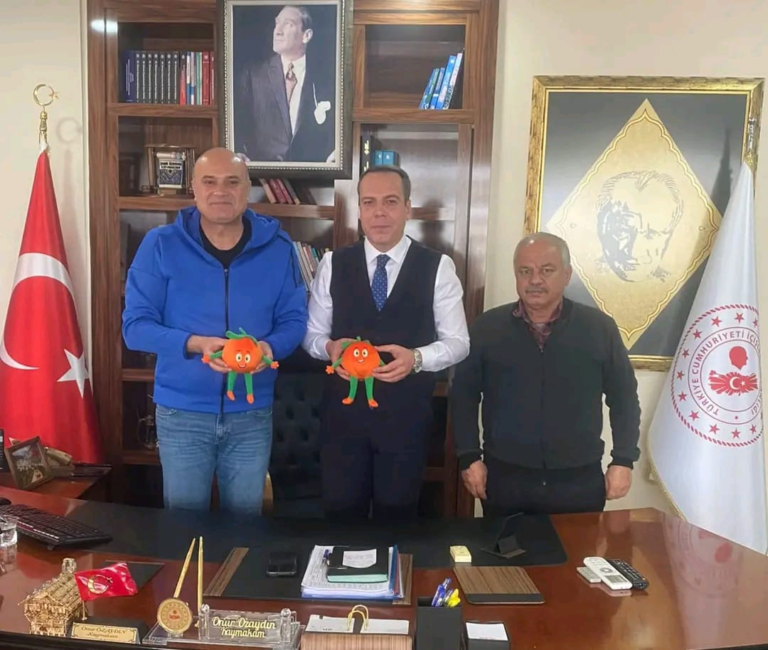 Erzin Kaymakamımız Sayın Onur Özaydın’ı, kulübümüzün Ana Sponsoru Sayın Abdullah Özmen ile birlikte makamında ziyaret…