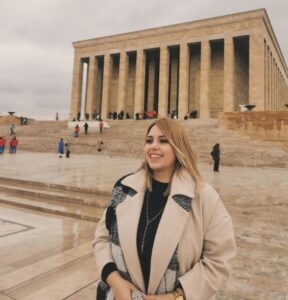 Bu bir minnet ki anlatılamaz… Bir kadın olarak bana verdiğin haklara sonsuz teşekkürlerimle…