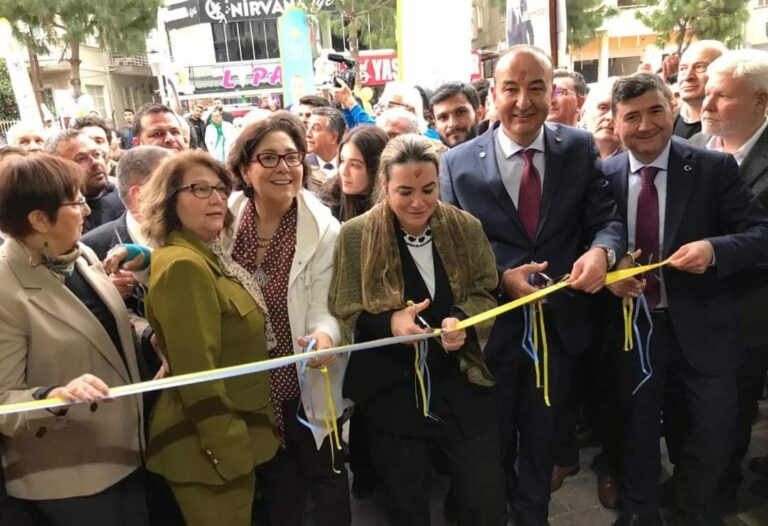 CEYHAN İYİ PARTİ SEÇİM KOORDİNASYON MERKEZİNİN AÇILIŞI MİTİNGE DÖNÜŞTÜ