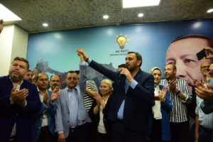 CUMHUR İTTİFAKI’NIN CEYHAN ADAYI EROL KAHRAMAN OLDU…