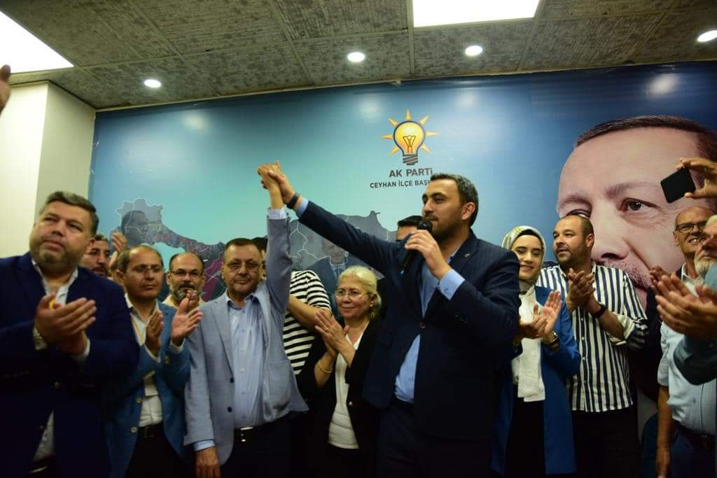 CUMHUR İTTİFAKI’NIN CEYHAN ADAYI EROL KAHRAMAN OLDU…
