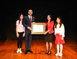 BEŞİKTAŞ BELEDİYE BAŞKANI RIZA AKPOLAT MAZBATASINI ALDI