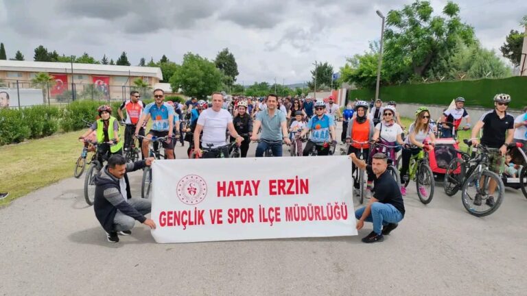 ERZİN’DE GENÇLİK HAFTASI NEDENİYLE ÖDÜLLÜ BİSİKLET TURU DÜZENLENDİ!
