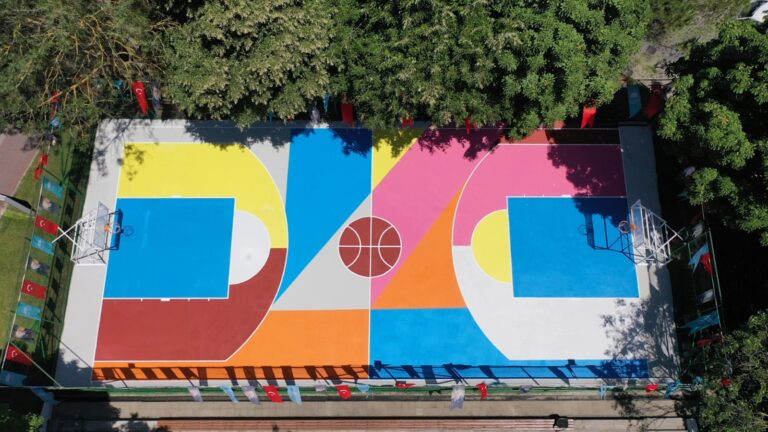 BEŞİKTAŞ ÇAMLIK PARKI’NDAKİ BASKETBOL SAHASIYENİLENDİ