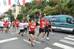 BOSPHORUN 10K KOŞUSU BEŞİKTAŞ’TA SPOR VE EĞLENCEYİ BİR ARAYAGETİRDİ