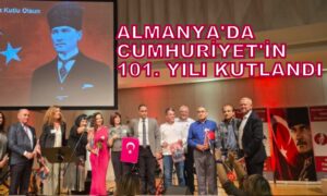 STUTTGART VE ÇEVRESİ ATATÜRKÇÜ DÜŞÜNCE DERNEĞİ‘NİN DÜZENLEDİĞİ CUMHURİYET BAYRAMIGÖRKEMLİ BİR TÖRENLE KUTLANDI!