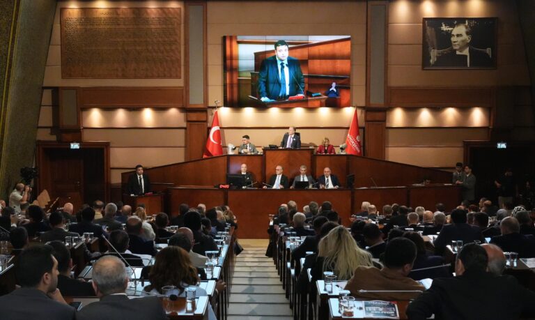 İBB Meclisi’nde ‘Ahmak’ Gündemi!..
