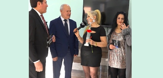 Şair, Yazar ve TV Sunucusu Serap Okçu, Beşiktaş’ta Ödül Töreninde Onurlandırıldı…